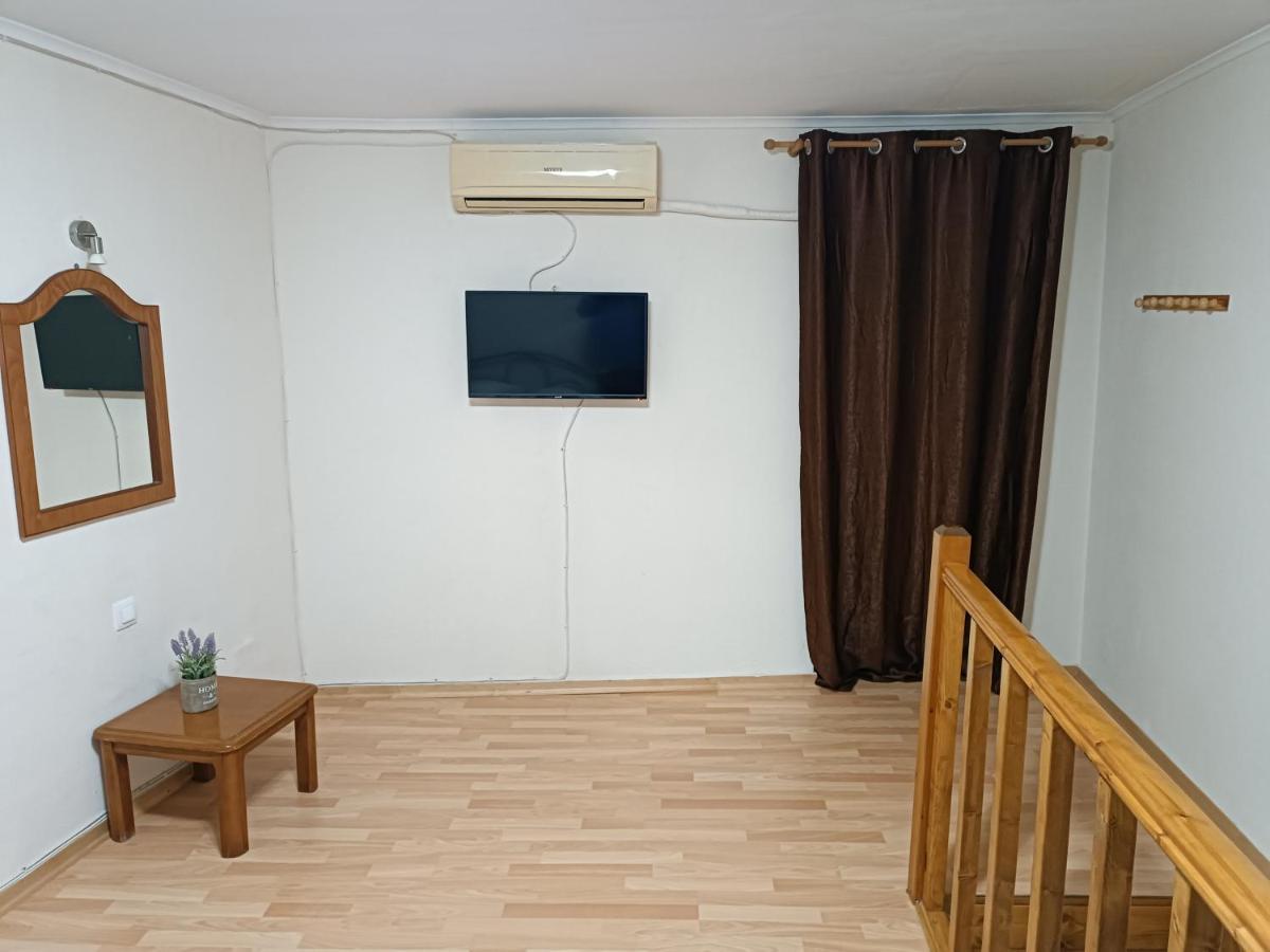 Two-Storey Maisonette Next To The Port Mantouki Bagian luar foto